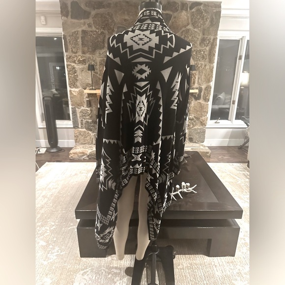 Aztec design wrap - Picture 3 of 6